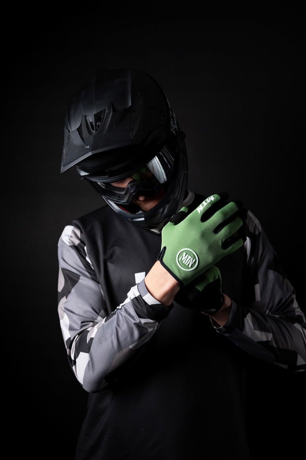 mtb handschuhe grün Olive MTB Handschuhe MTN – Lukas Knopf
