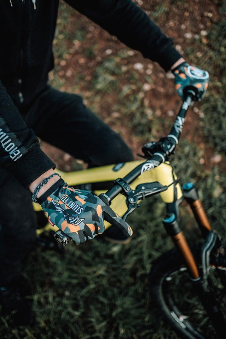 Orange-Camo MTB Handschuhe - The Motion Brand  Bike Gloves Bike Handschuhe Fahrradhandschuhe Bikewear Bike wear Glove Camouflage