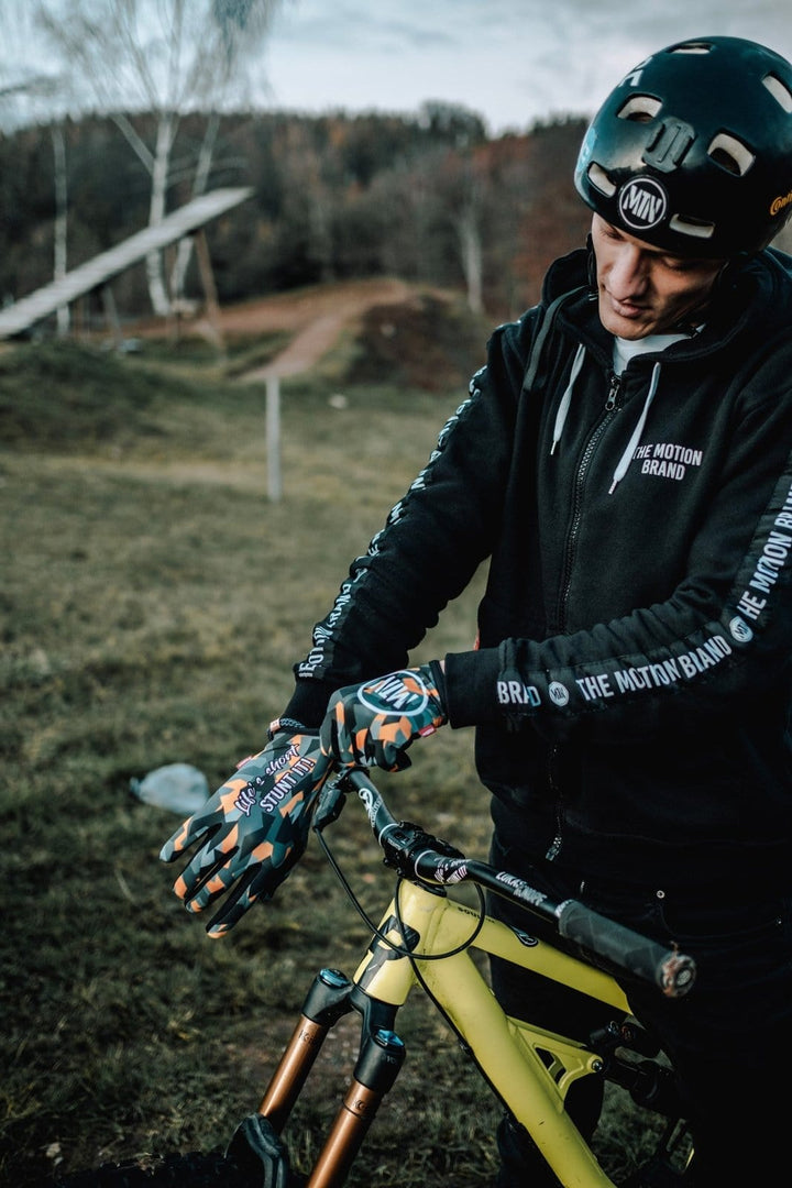 Orange-Camo MTB Handschuhe - The Motion Brand  Bike Gloves Bike Handschuhe Fahrradhandschuhe Bikewear Bike wear Glove Camouflage