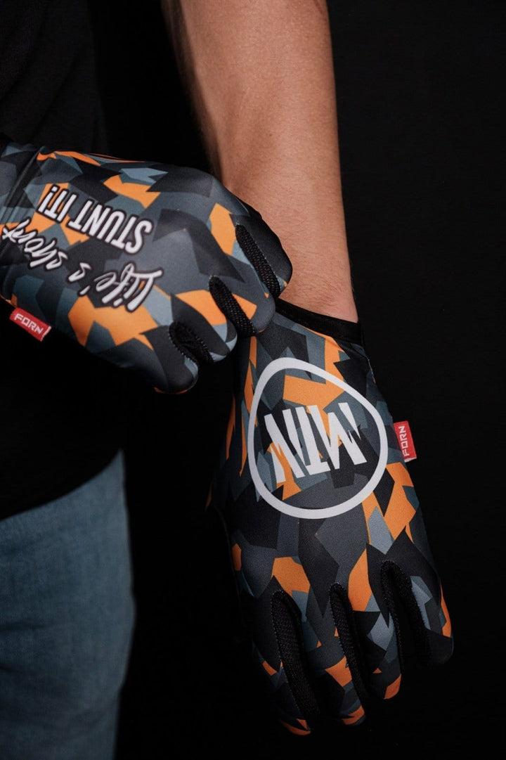 Orange-Camo MTB Handschuhe - The Motion Brand  Bike Gloves Bike Handschuhe Fahrradhandschuhe Bikewear Bike wear Glove Camouflage