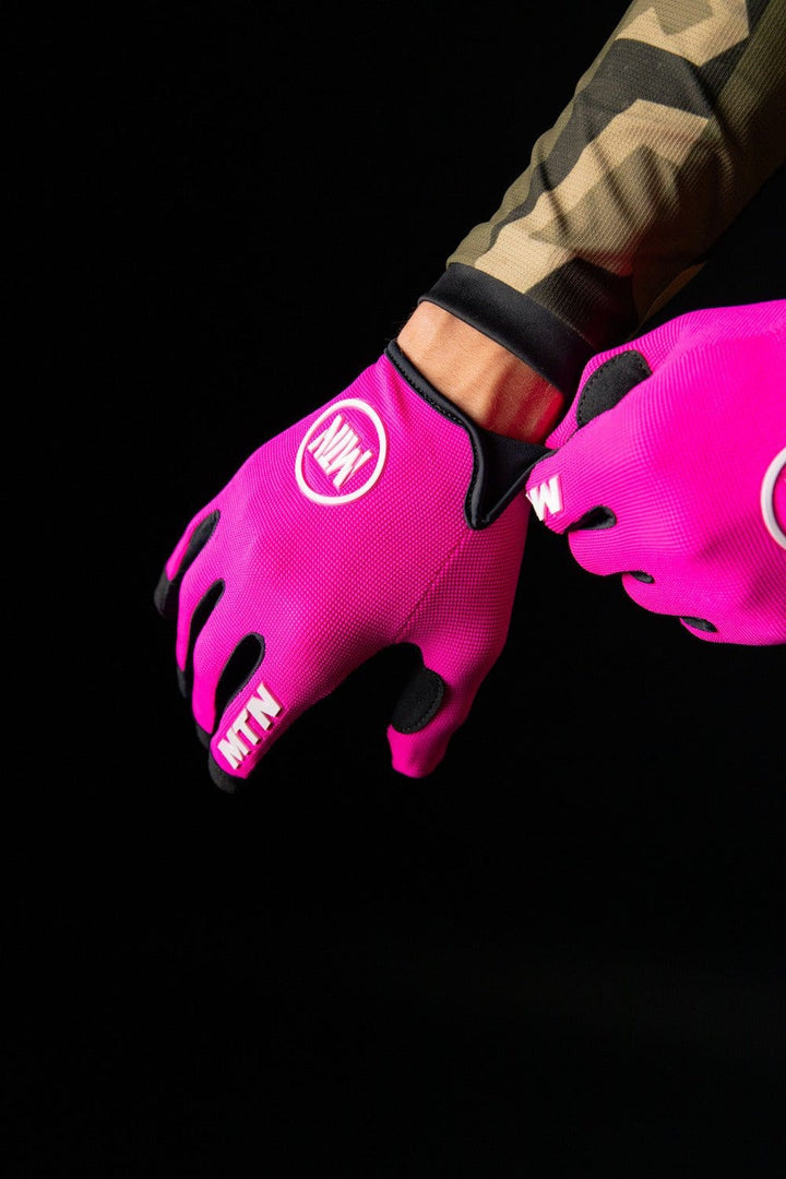 Pink MTB Handschuhe MTN - The Motion Brand Pinke Fahrradhandschuhe Fahrradhandschuhe mit Handyfunktion Handschuhe Display bedienbar Fahrradhandschuhe smartphone smartphone handschuhe mtb handschuhe mtb glove mountainbike handschuhe pink