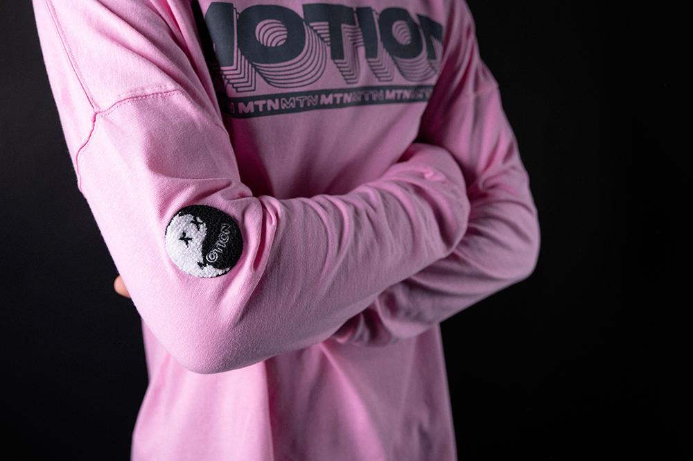 Pink YinYang Longsleeve - The Motion Brand Langarmshirt Shirt Langarm FrotteeStick Streetwear Oversized Longsleeve grau bikewear bike wear pinkes longsleeve Longsleeve pinnk buddha print buddha druck bikewear lukas knopf merch pinkes langarmshirt