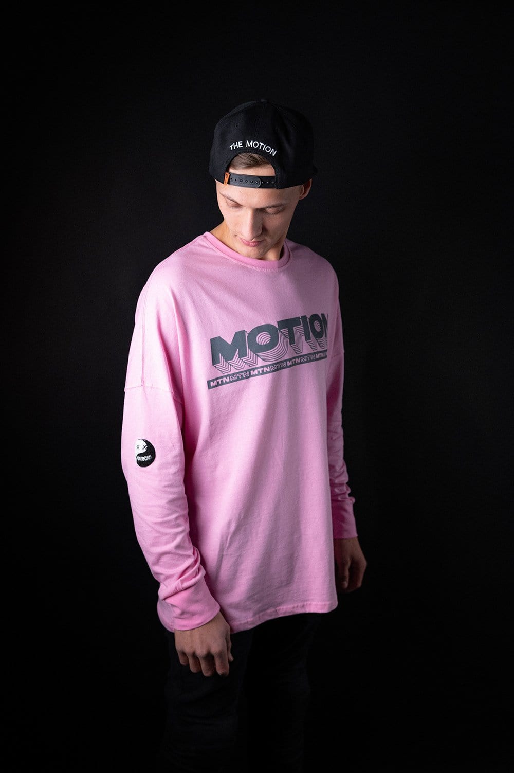 Pink YinYang Longsleeve - The Motion Brand Langarmshirt Shirt Langarm FrotteeStick Streetwear Oversized Longsleeve grau bikewear bike wear pinkes longsleeve Longsleeve pinnk buddha print buddha druck bikewear lukas knopf merch pinkes langarmshirt