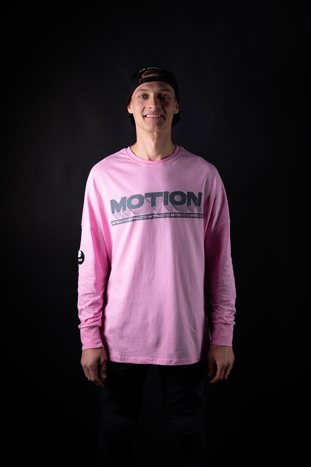 Pink YinYang Longsleeve - The Motion Brand Langarmshirt Shirt Langarm FrotteeStick Streetwear Oversized Longsleeve grau bikewear bike wear pinkes longsleeve Longsleeve pinnk buddha print buddha druck bikewear lukas knopf merch pinkes langarmshirt
