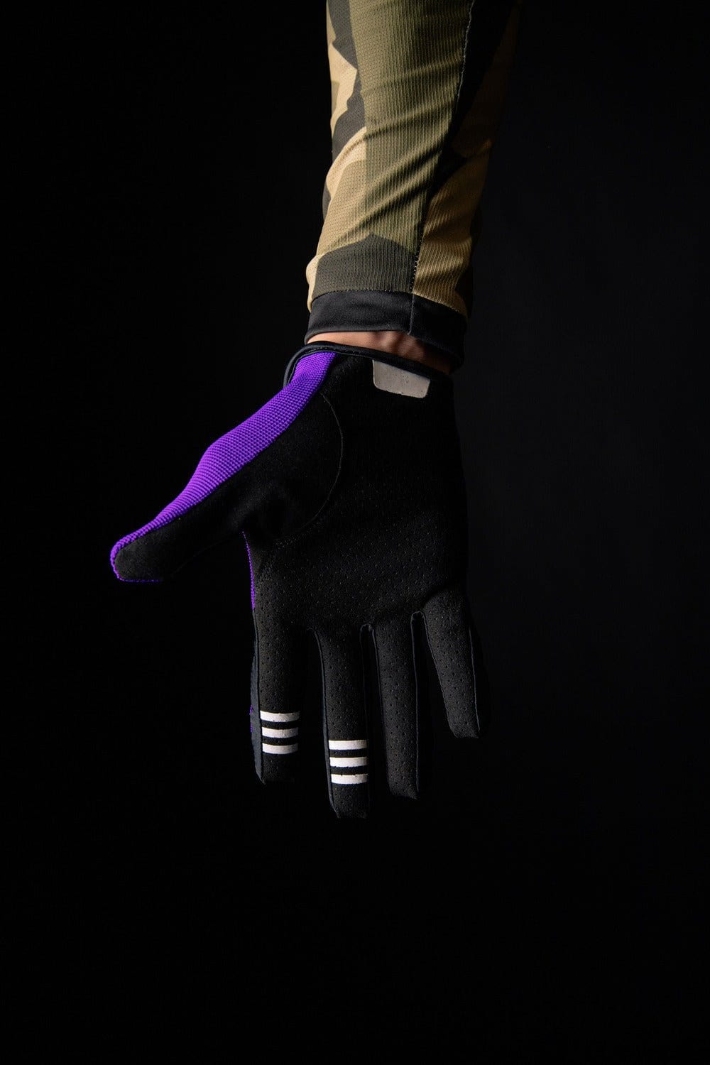 Purple MTB Handschuhe MTN (Lila) - The Motion Brand Lila Fahrradhandschuhe Fahrradhandschuhe mit Handyfunktion Handschuhe Display bedienbar Fahrradhandschuhe smartphone smartphone handschuhe mtb handschuhe mtb glove mountainbike handschuhe lila