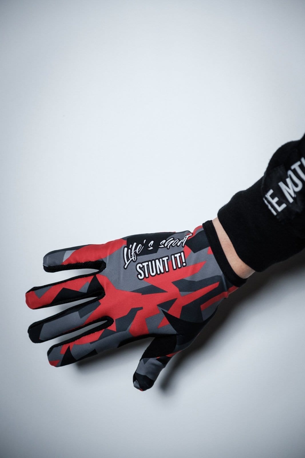 Red-Camo MTB Handschuhe - The Motion Brand  Bike Gloves Bike Handschuhe Fahrradhandschuhe Bikewear Bike wear Glove Camouflage