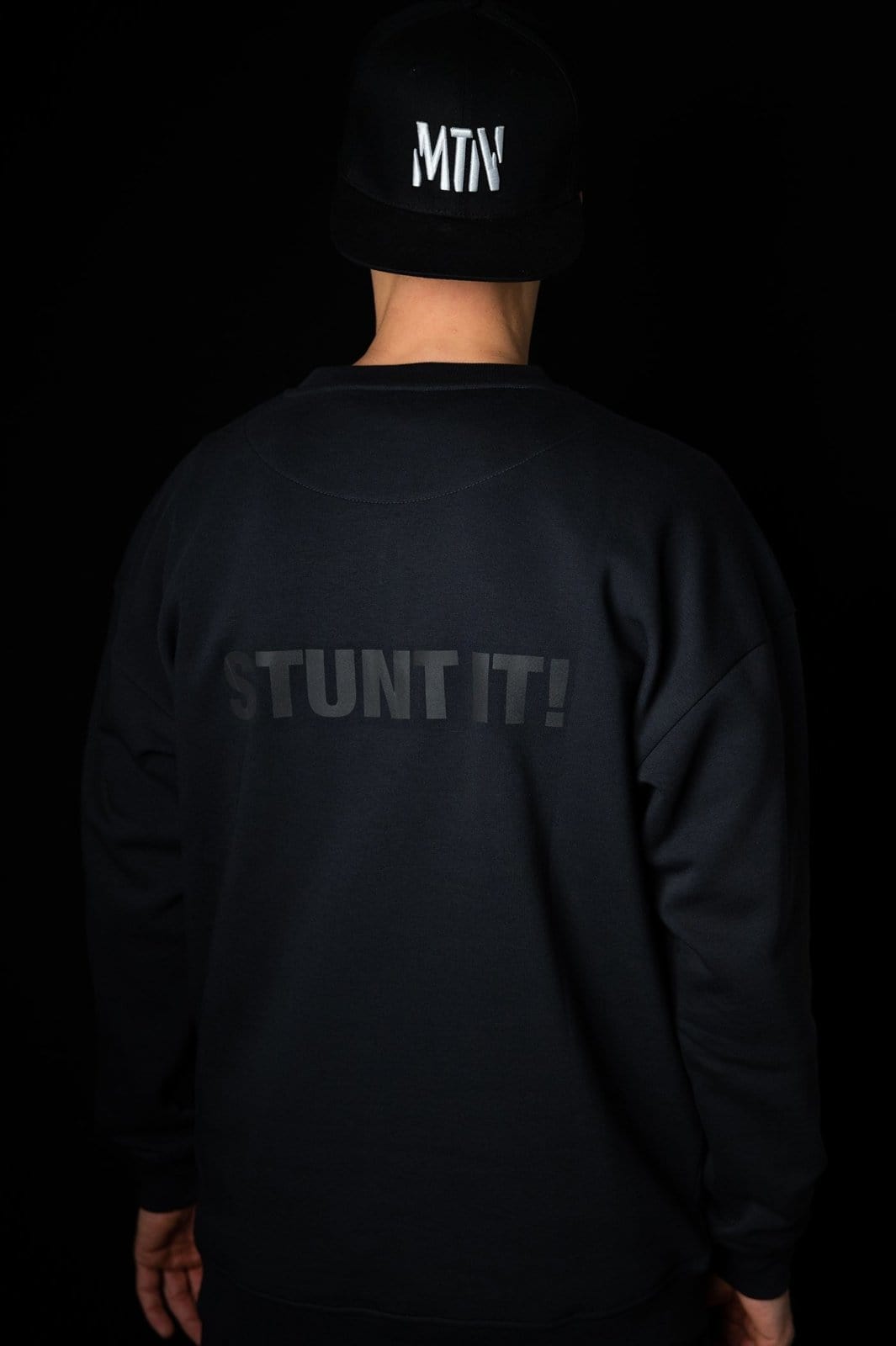 Reflective Crewneck Blue Graphite - The Motion Brand Black Kapuzenpullover Pulli Kapuzenpulli OversizedHoodie Streetwear Oversized Bikewear Bike Wear Sweater Sweatshirt