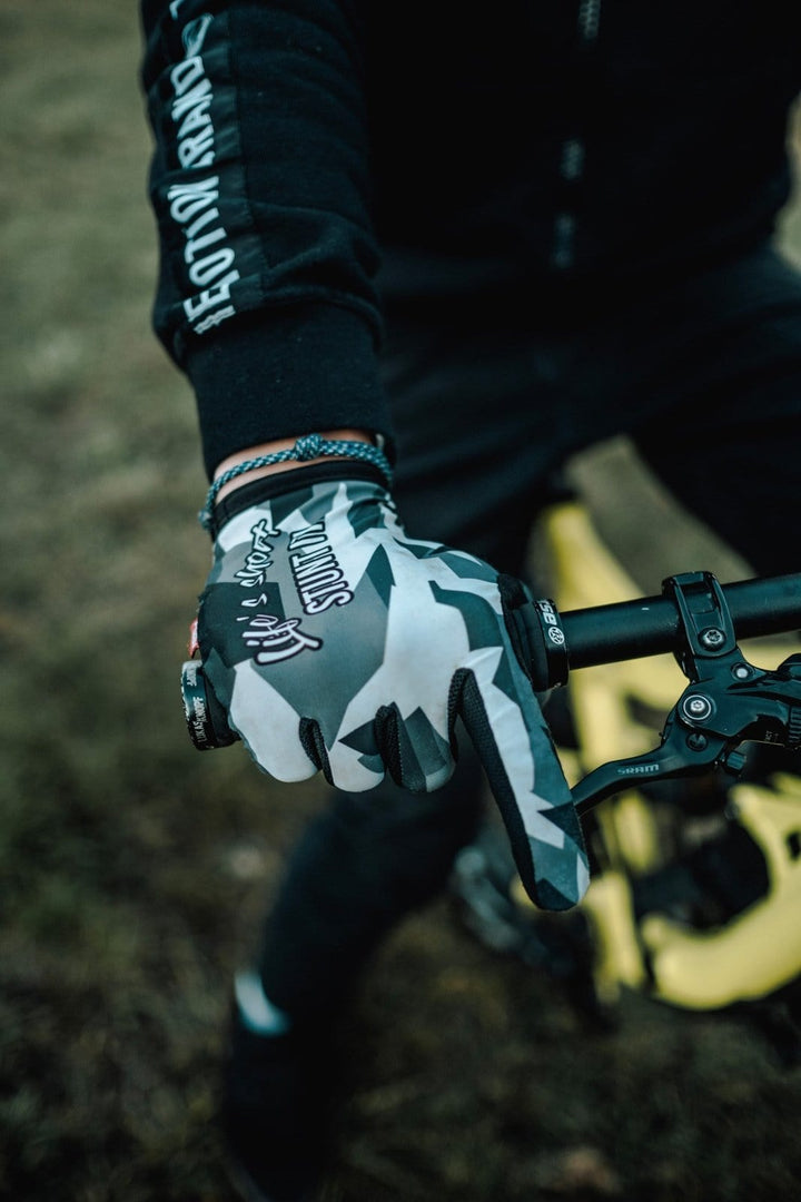 Snow-Camo MTB Handschuhe - The Motion Brand  Bike Gloves Bike Handschuhe Fahrradhandschuhe Bikewear Bike wear Glove Camouflage