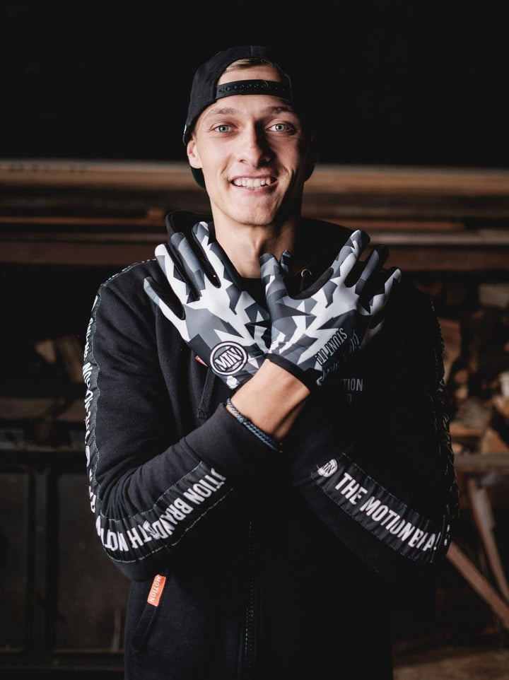 Snow-Camo MTB Handschuhe - The Motion Brand  Bike Gloves Bike Handschuhe Fahrradhandschuhe Bikewear Bike wear Glove Camouflage Lukas Knopf Merch Lukas Knopf Merchandise Life's Short Stunt It