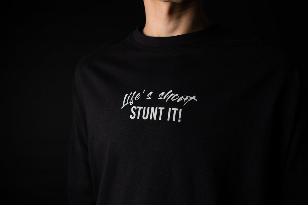 Stunt It! Longsleeve - The Motion Brand Langarmshirt Shirt Langarm FrotteeStick Streetwear Oversized Longsleeve grau bikewear bike wear Lukas Knopf Merch Lukas Knopf Merchandise Life's Short Stunt It