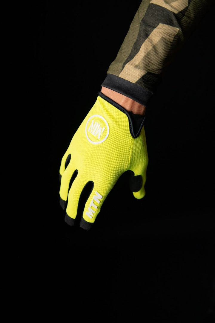 Yellow MTB Handschuhe MTN - The Motion Brand Gelbe Fahrradhandschuhe Fahrradhandschuhe mit Handyfunktion Handschuhe Display bedienbar Fahrradhandschuhe smartphone smartphone handschuhe mtb handschuhe mtb glove mountainbike handschuhe gelb